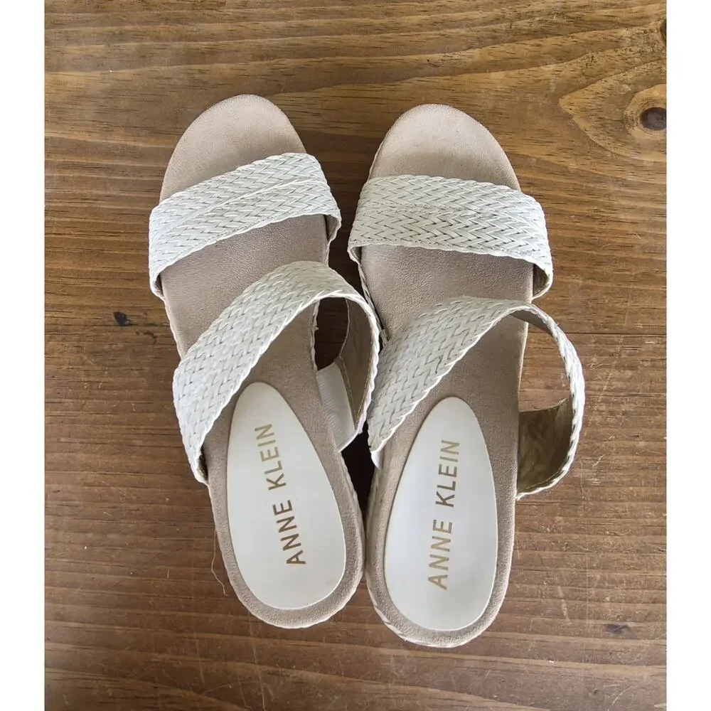 Ann Klein Womens Zala Slide Sandle Sz 9M White Heel 2.5”
